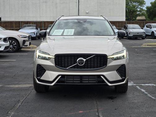 2025 Volvo XC60 Plug-In Hybrid T8 Plus