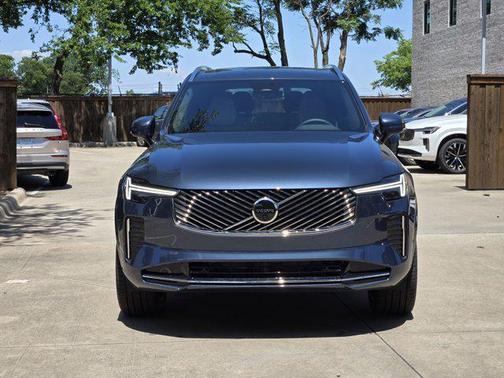 2025 Volvo XC90 B6 Plus 7-Seater