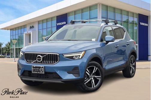 2025 Volvo XC40 B5 Core Bright Theme