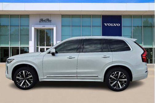 2025 Volvo XC90 B5 Core