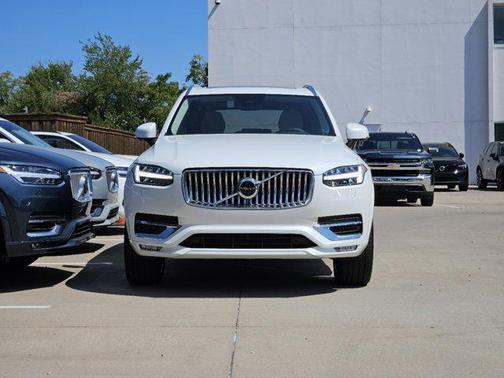 2025 Volvo XC90 B6 Plus 7-Seater