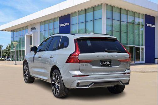 2025 Volvo XC60 B5 Plus