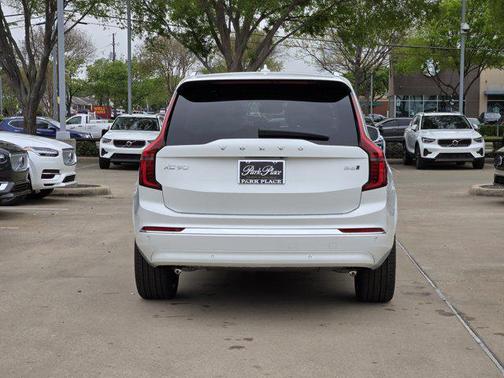 2025 Volvo XC90 B6 Core