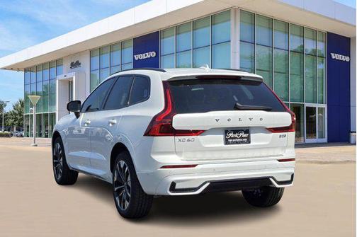 2026 Volvo XC60 B5 Plus