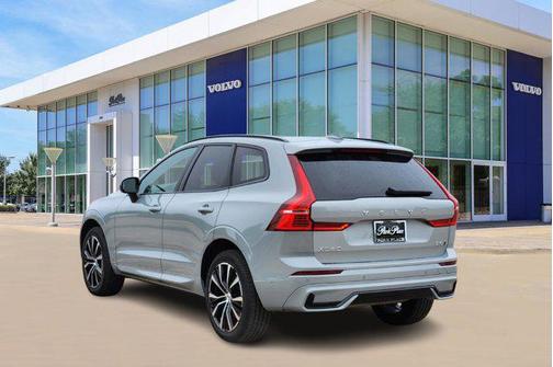 2024 Volvo XC60 B5 Plus Dark Theme