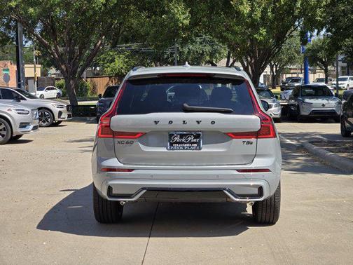 2026 Volvo XC60 Plug-In Hybrid T8 Ultra Black Edition