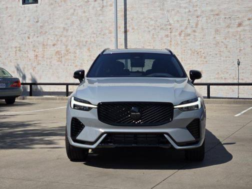 2026 Volvo XC60 Plug-In Hybrid T8 Ultra Black Edition