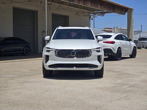 2025 Volvo XC90 B6 Plus 7-Seater