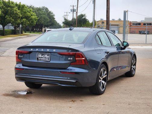 2025 Volvo S60 B5 Plus