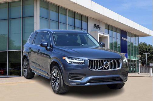 2022 Volvo XC90 T5 Momentum