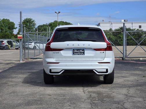 2025 Volvo XC60 Plus