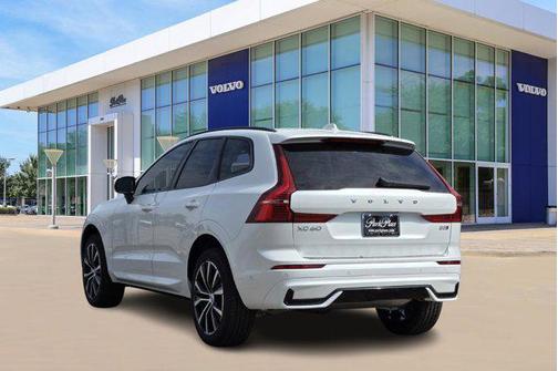 2025 Volvo XC60 Plus