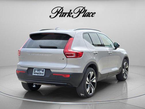 Silver Dawn Metallic 2025 Volvo XC40 B5 Plus Dark Theme