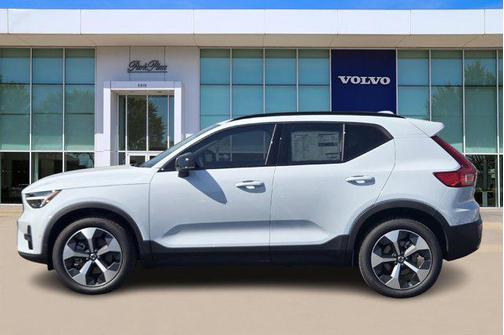 2026 Volvo XC40 B5 Plus