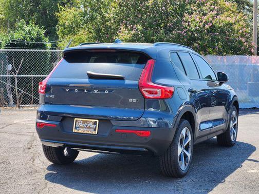 2026 Volvo XC40 B5 Plus