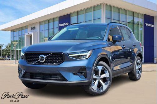 2026 Volvo XC40 B5 Plus