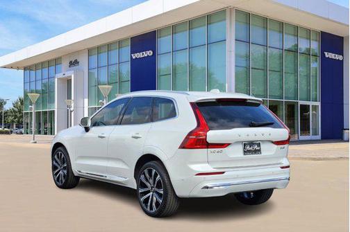 2023 Volvo XC60 B6 Ultimate Bright Theme