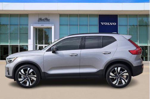 2026 Volvo XC40 B5 Plus