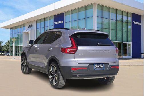 2026 Volvo XC40 B5 Plus