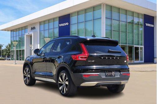 2022 Volvo XC40 Recharge Pure Electric P8 Twin Ultimate