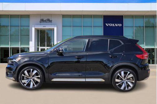 2022 Volvo XC40 Recharge Pure Electric P8 Twin Ultimate