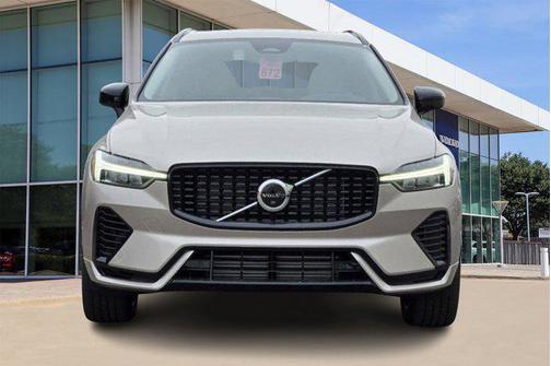 2025 Volvo XC60 Plug-In Hybrid T8 Plus
