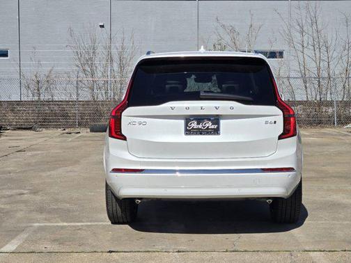 2025 Volvo XC90 B6 Core