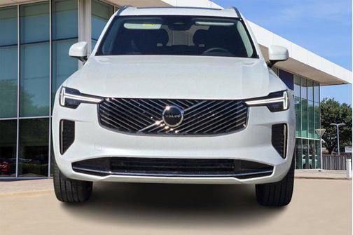 2025 Volvo XC90 B6 Core
