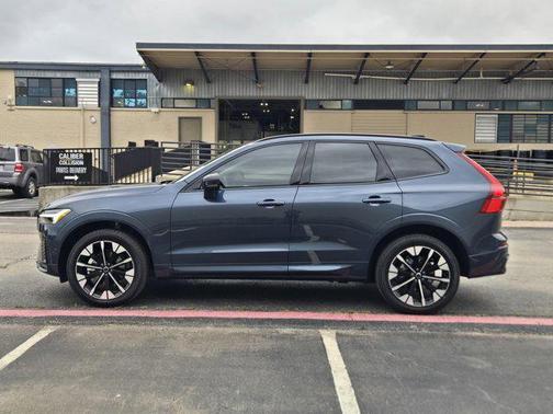 Denim Blue Metallic 2026 Volvo XC60 B5 Plus