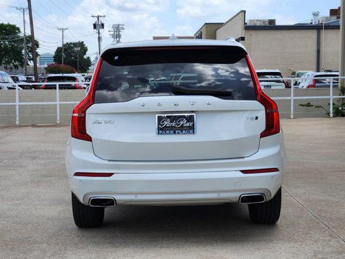 2021 Volvo XC90 T6 Momentum