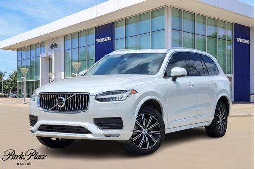 2021 Volvo XC90 T6 Momentum