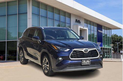 2024 Toyota Highlander LE