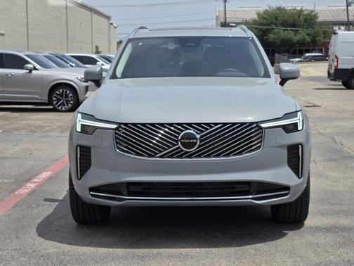 2025 Volvo XC90 B6 Core