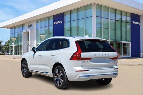 2023 Volvo XC60 B5 Plus Bright Theme