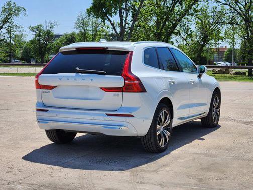 2023 Volvo XC60 B5 Plus Bright Theme