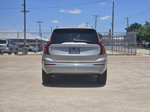2025 Volvo XC90 B6 Plus 7-Seater