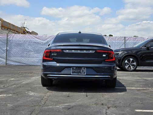 2024 Volvo S90 Recharge Plug-In Hybrid T8 Ultimate