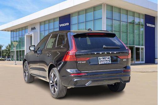 2026 Volvo XC60 B5 Core