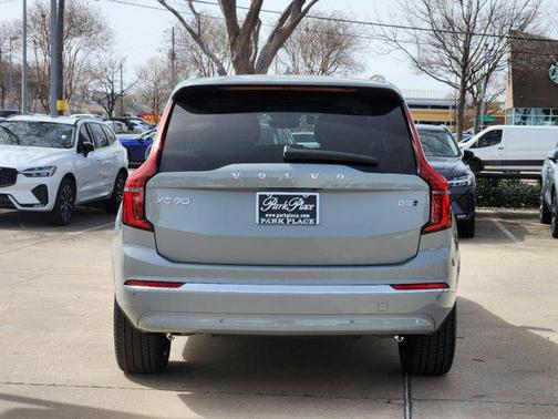 2025 Volvo XC90 B5 Core
