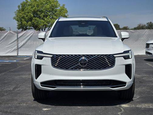 2026 Volvo XC90 B6 Plus 6-Seater