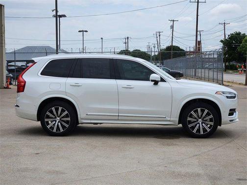 2025 Volvo XC90 B6 Plus 7-Seater