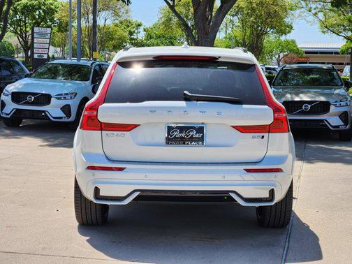 2025 Volvo XC60 B5 Ultra