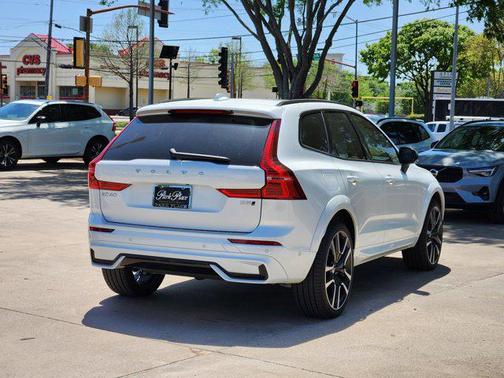2025 Volvo XC60 B5 Ultra