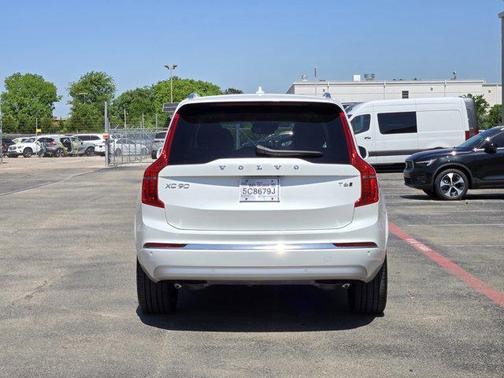 2022 Volvo XC90 T6 Inscription