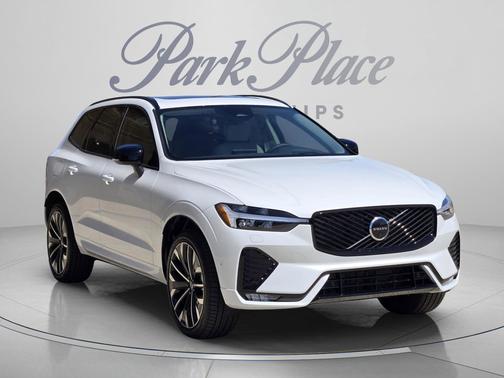 Crystal White Metallic 2026 Volvo XC60 B5 Ultra