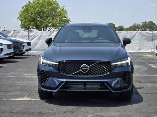 2026 Volvo XC60 Plug-In Hybrid T8 Plus