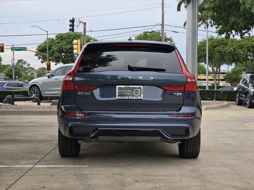 2025 Volvo XC60 Plug-In Hybrid T8 Plus