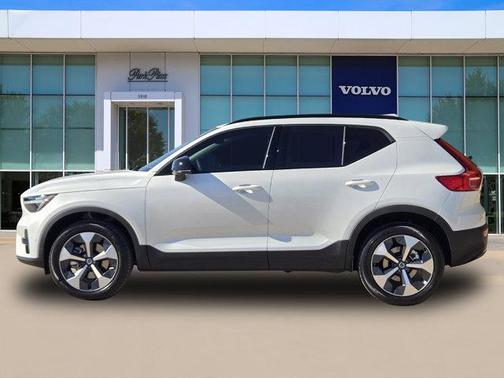 2026 Volvo XC40 B4 Plus
