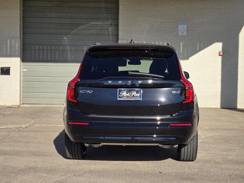 2026 Volvo XC90 B6 Ultra Dark Theme 7-Seater