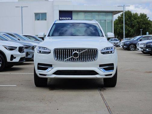 2025 Volvo XC90 Plug-In Hybrid Plus